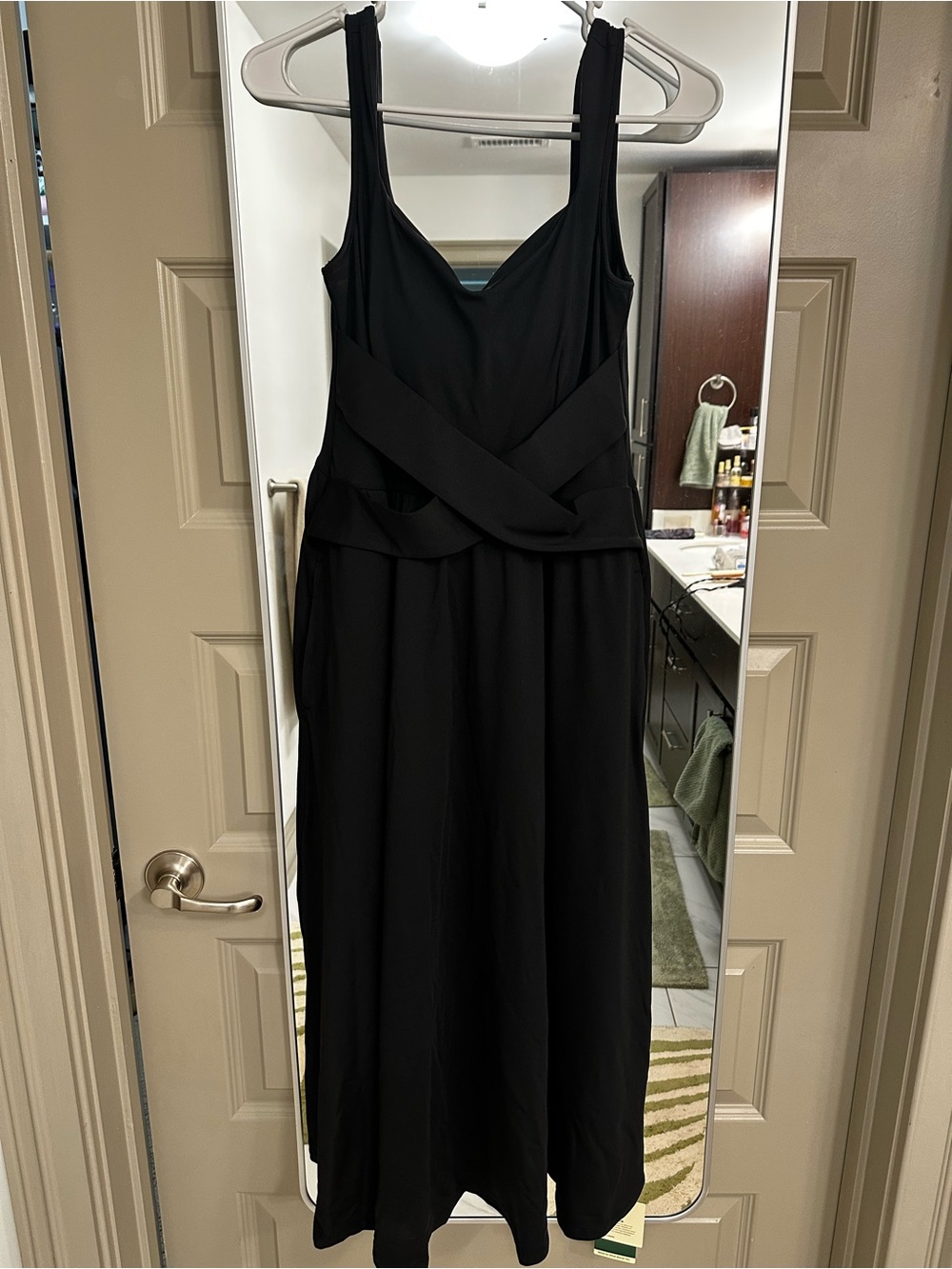 HALARA Black Sleeveless Maxi Dress with Cross-Waist Detail